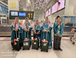 Demi Bakti Pada Orang Tua, Kyai Ini Umrohkan ART Ibunya