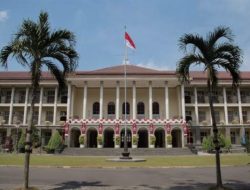 Universitas Online Antara Inovasi Pembelajaran dan Industrialisasi Gelar