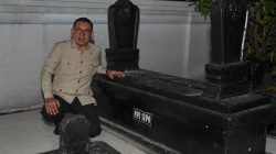 Menteri Kebudayaan Ziarah Malam di Jejak Para Tokoh Besar Jawa: Doa di Makam Sunan Kalijaga hingga Arya Penangsang