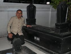 Menteri Kebudayaan Ziarah Malam di Jejak Para Tokoh Besar Jawa: Doa di Makam Sunan Kalijaga hingga Arya Penangsang